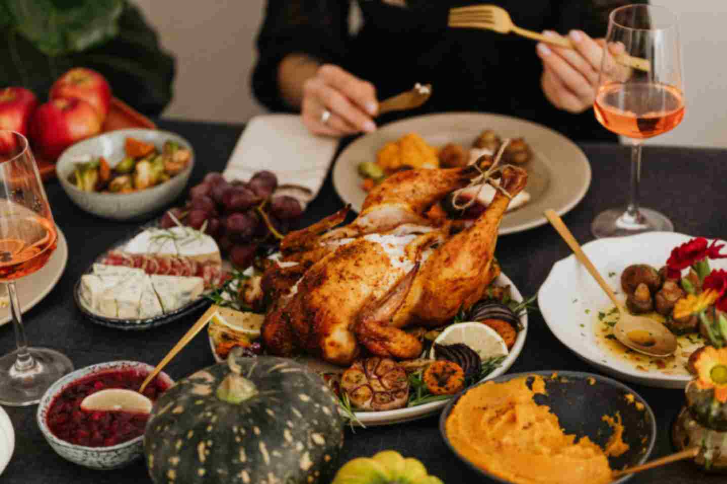 A Delightful Thanksgiving Table: Wine Accessories For Every Feast