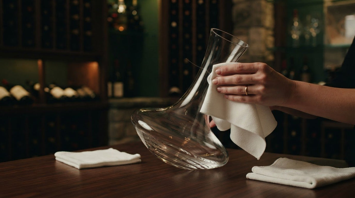 How to Remove Microfiber Lint from Crystal Decanters: A Gentle Polishing Guide