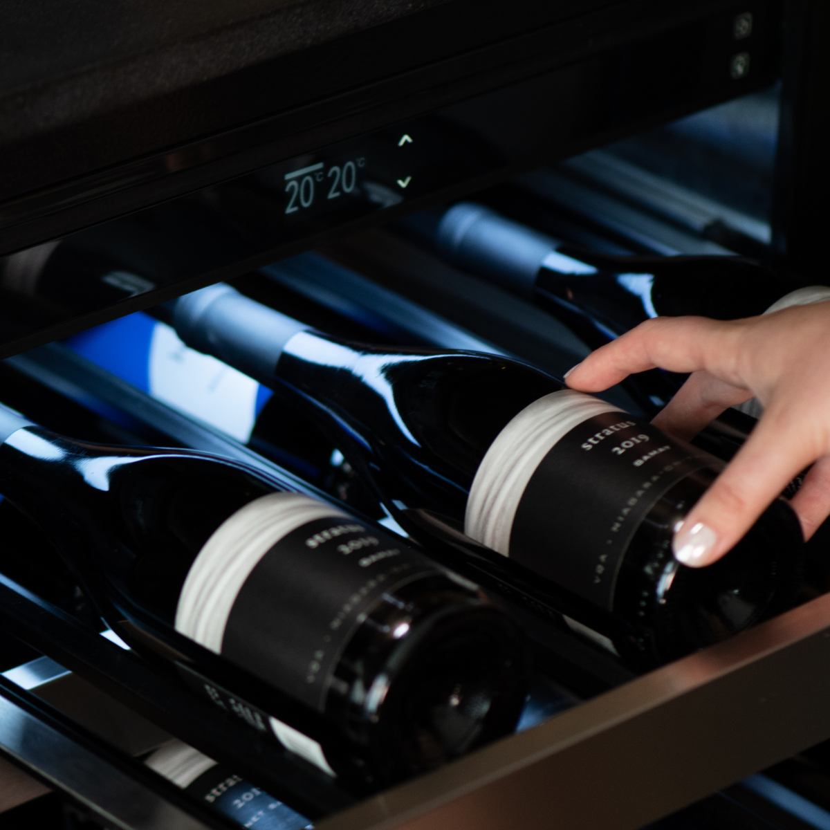 S4-D200SS/PANR: 24" Dual Zone Wine Cooler - Made in Canada