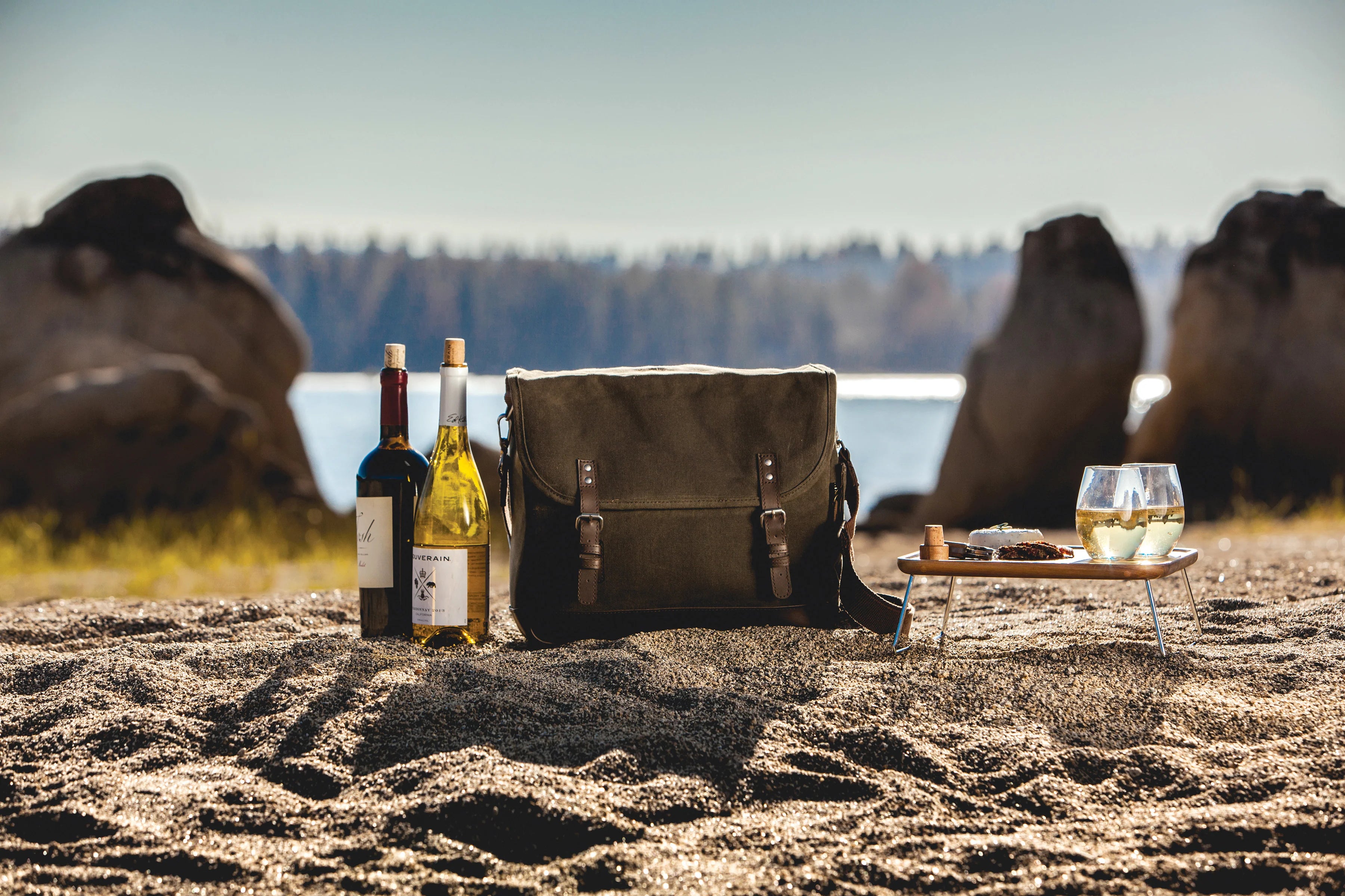 Legacy Adventure Wine Tote in White