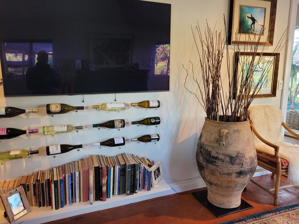 VintageView Vino Pins 1 Acrylic (wall mounted wine rack peg)