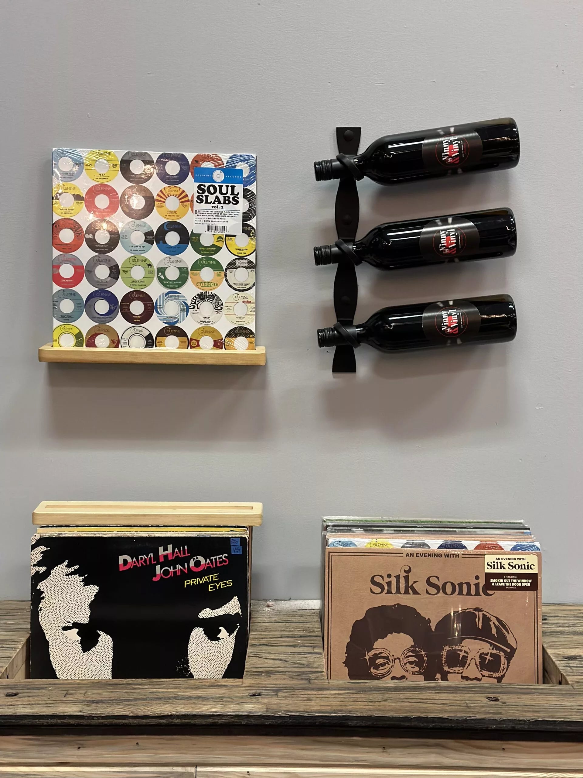 VintageView R Series Helix Single 15 Wall Mounted Wine Rack