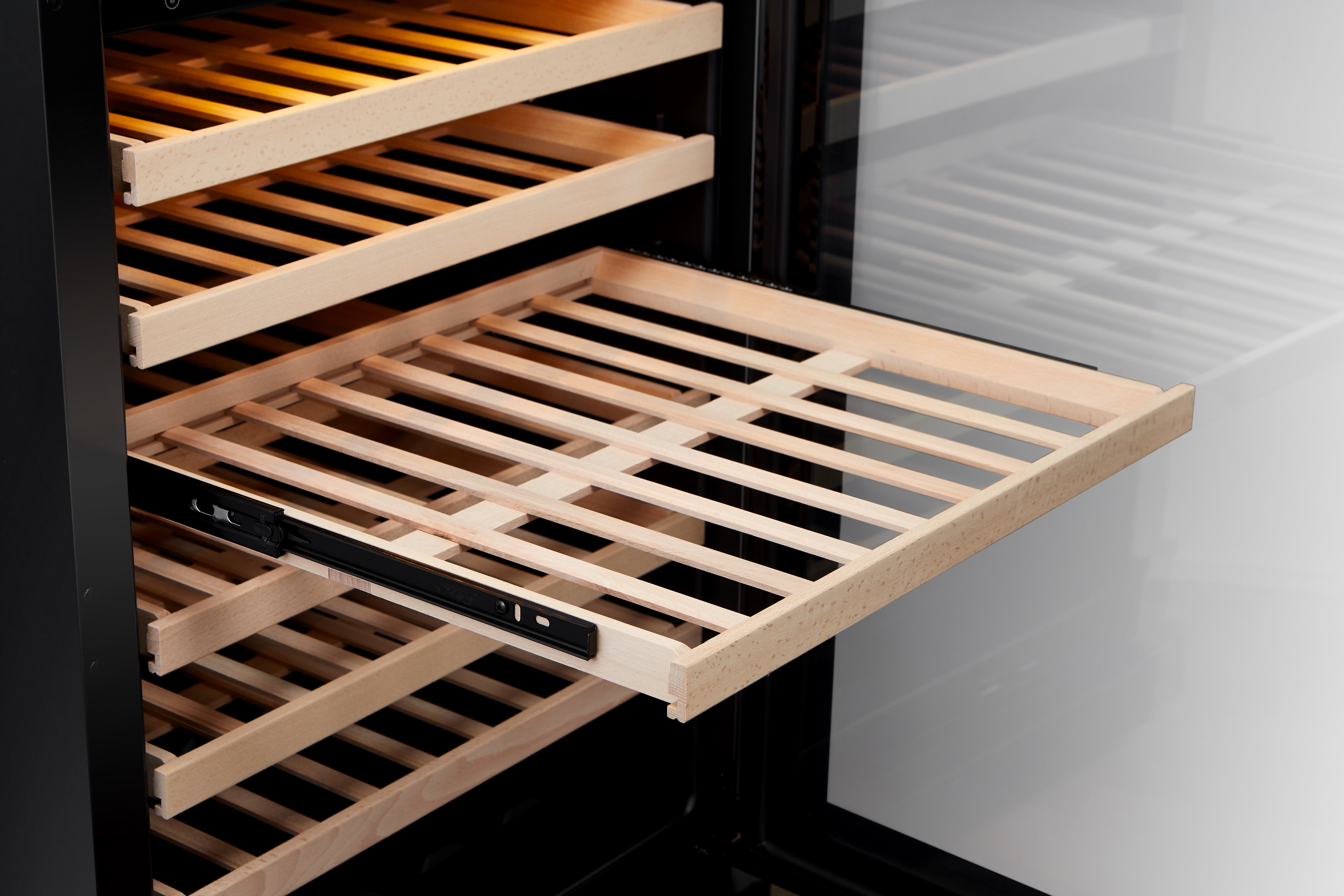 Vantaggio Wine Cellars Vantaggio V54 Single Zone Wine Cooler