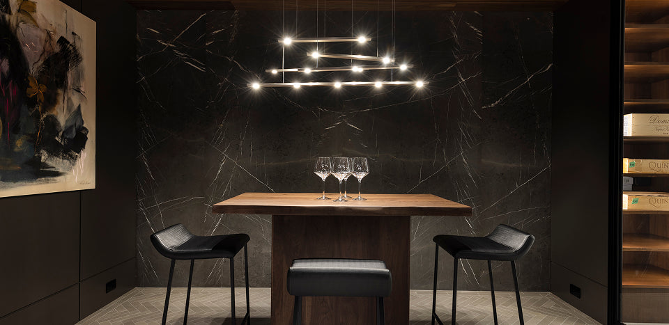 laxuary room with wine glasses.