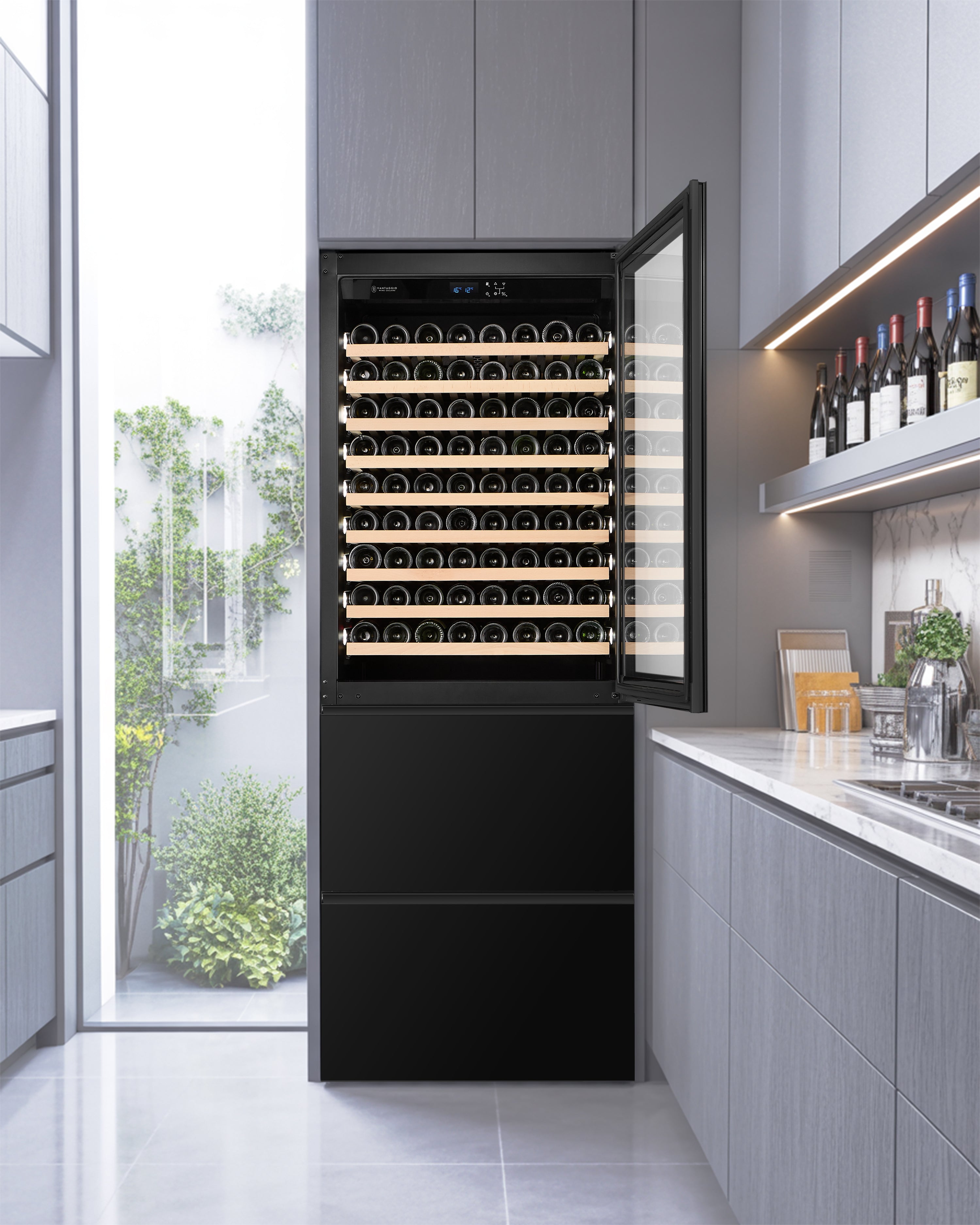 Vantaggio Wine Cellars Vantaggio V300 Beverage Center – Dual Zone
