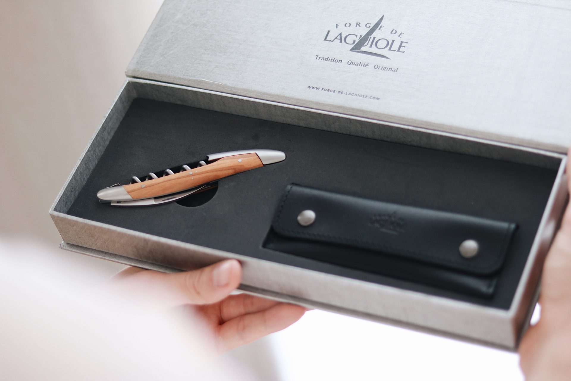 Forge de Laguiole Forge de Laguiole sommelier corkscrew/knife | Olivewood