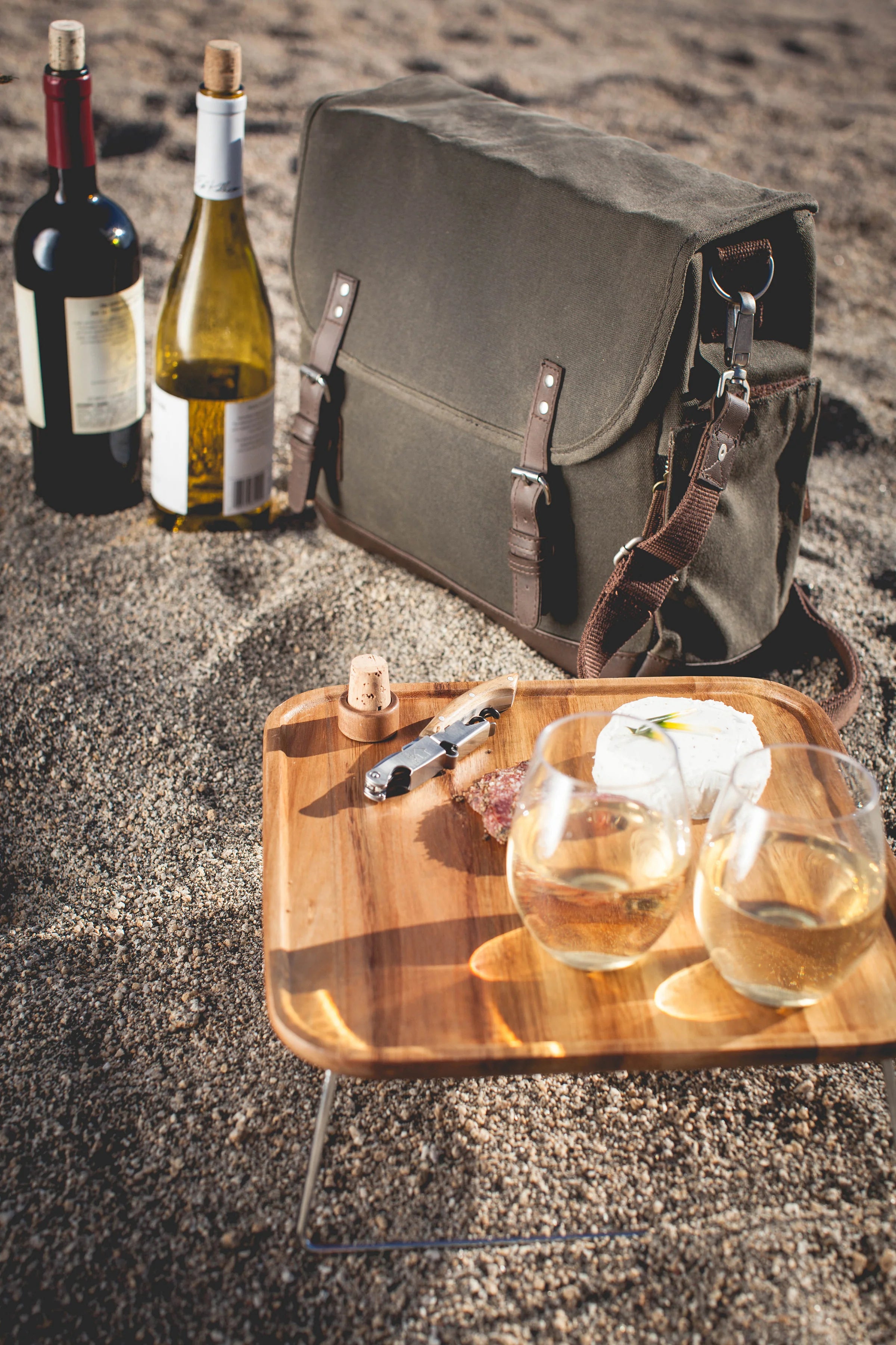 Legacy Adventure Wine Tote in White