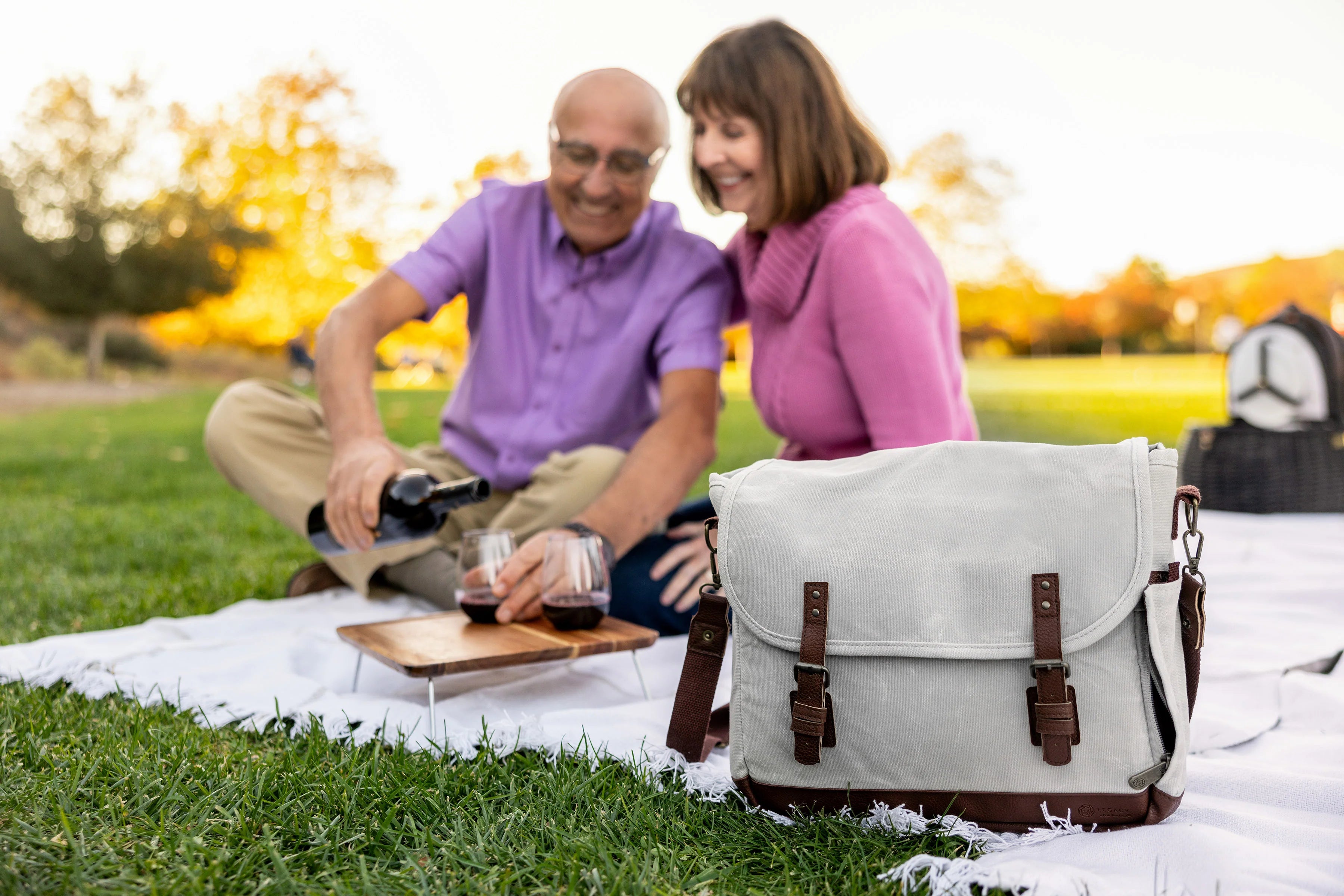 Legacy Adventure Wine Tote in White