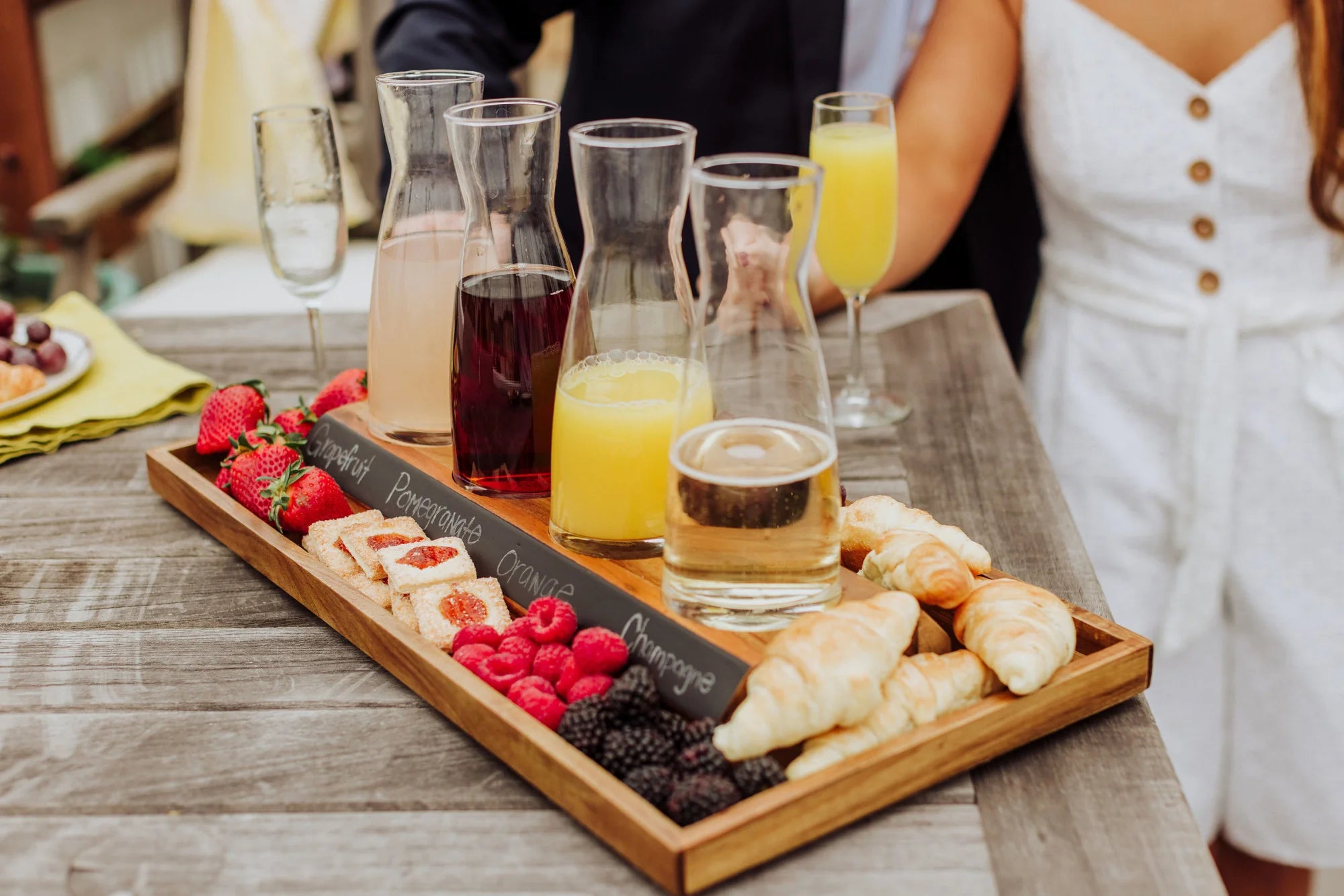 Legacy Cava Wine Tasting Kit with 4 Glass Carafes