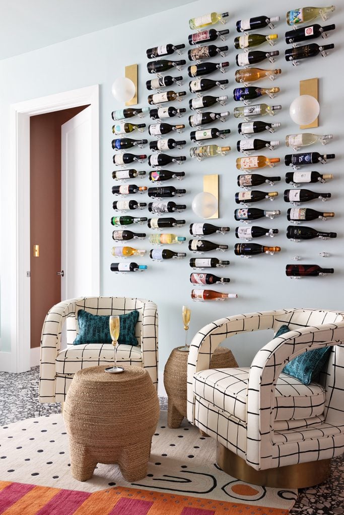 VintageView Vino Pins 1 Acrylic (wall mounted wine rack peg)