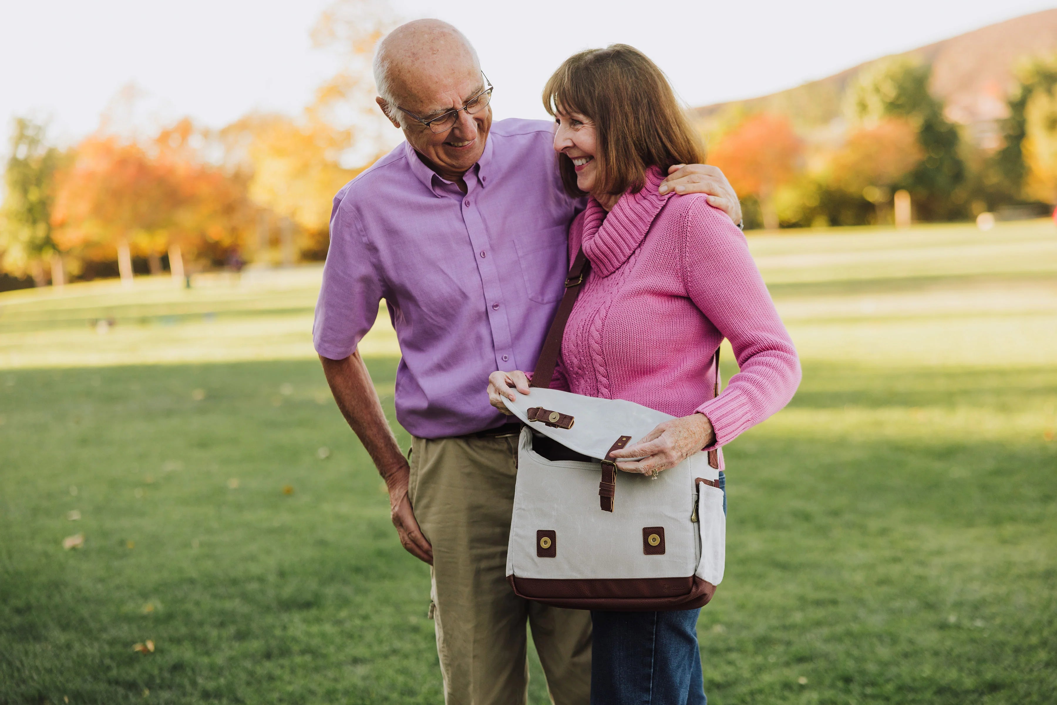 Legacy Adventure Wine Tote in White