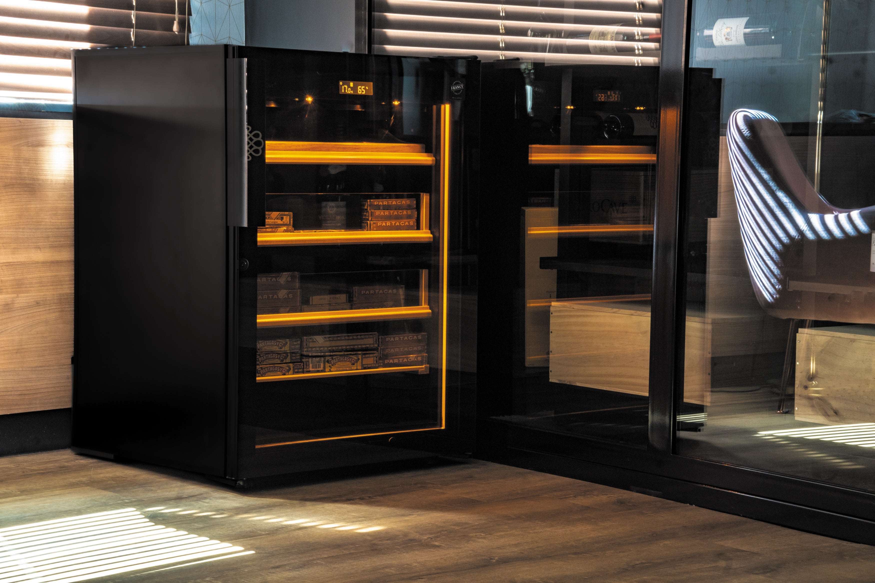 EuroCave Cigar Humidor with Glass Door and Black Frame