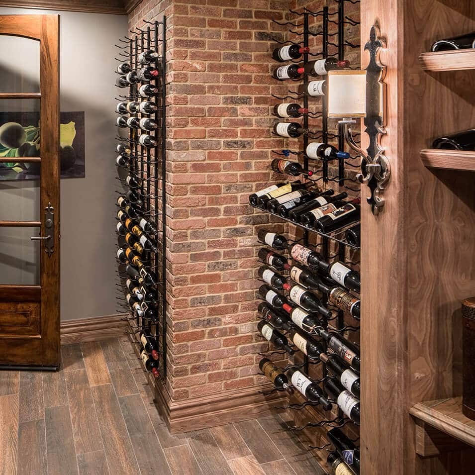 W Series Presentation Row Display (wall mounted metal wine rack kit ...