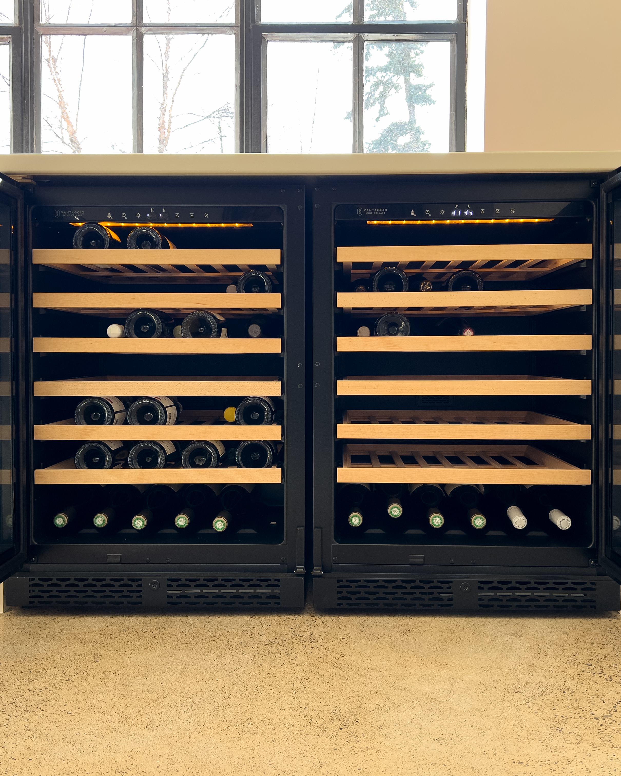 Vantaggio V54 Single Zone Wine Cooler